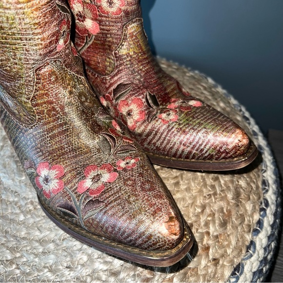 Durango Crush Floral Embroidered Western Boots - Picture 6 of 13